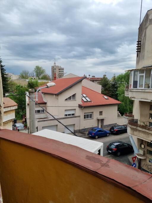 Cozy Apartment Near City Center Bucharest Exterior photo
